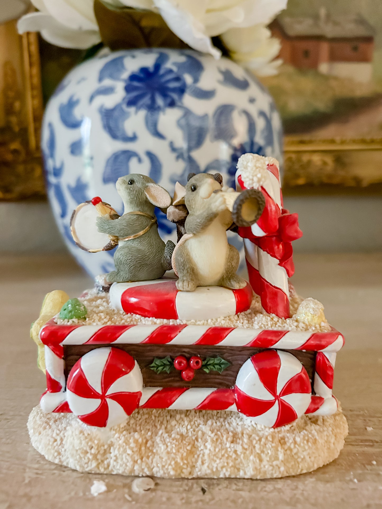 Charming Tails Figurine "Sugar Time Band Float"