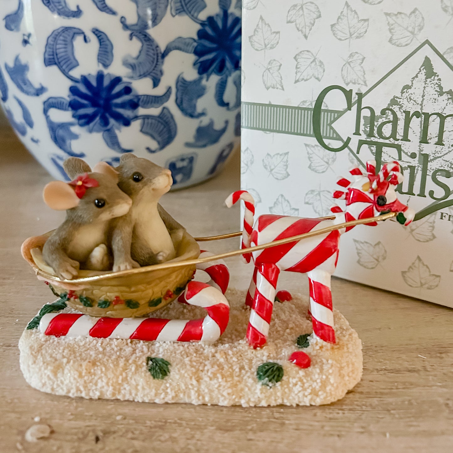 Charming Tails Figurine "Sleigh Ride Sweeties" LIMITED