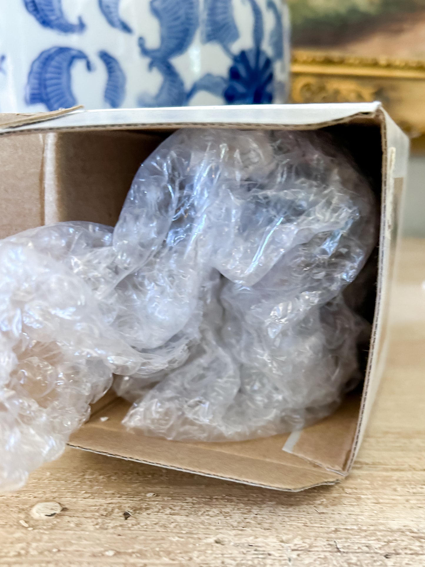 Charming Tails Figurine "Airmail"