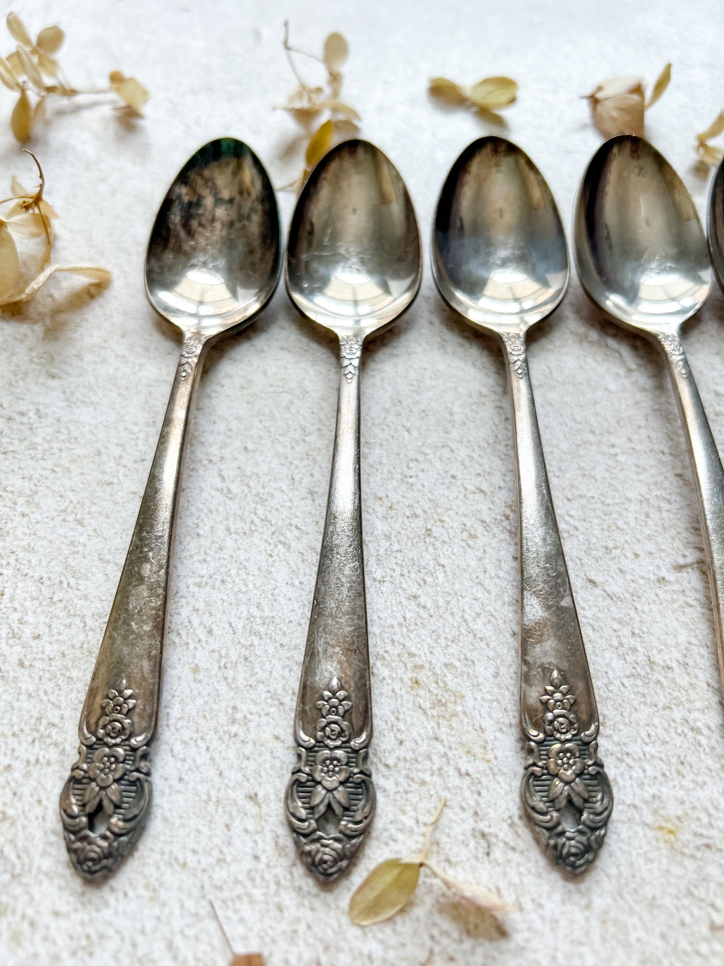 Set 6 Oneida Distinction Spoons
