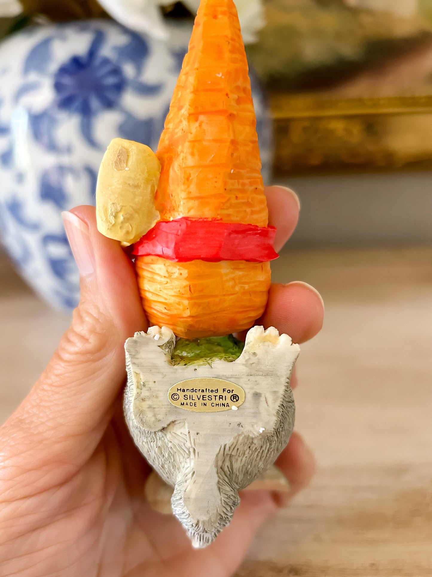 Charming Tails Figurine "Snack for the Reindeer"