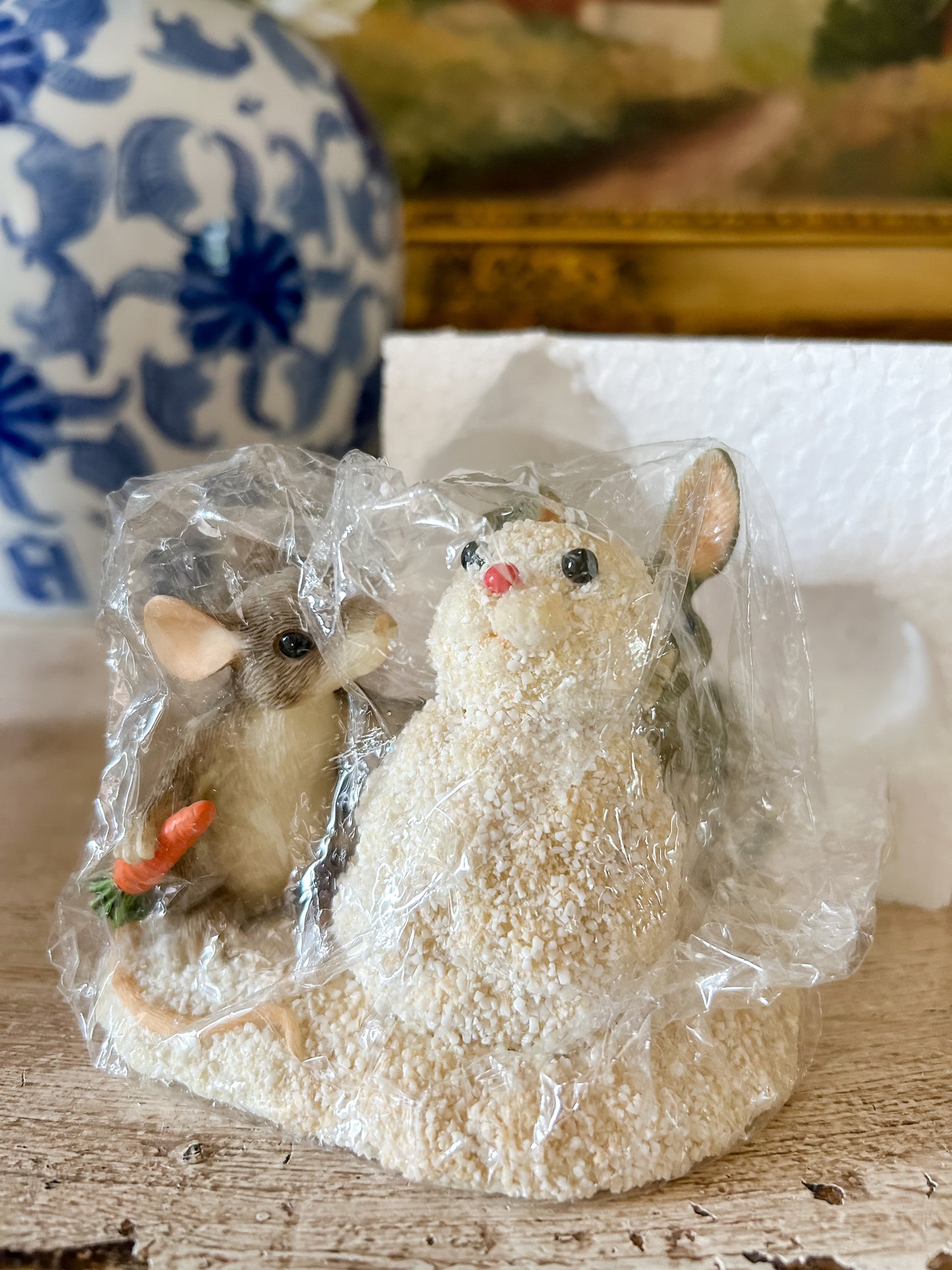 Charming Tails Figurine "Building a Snowbunny"