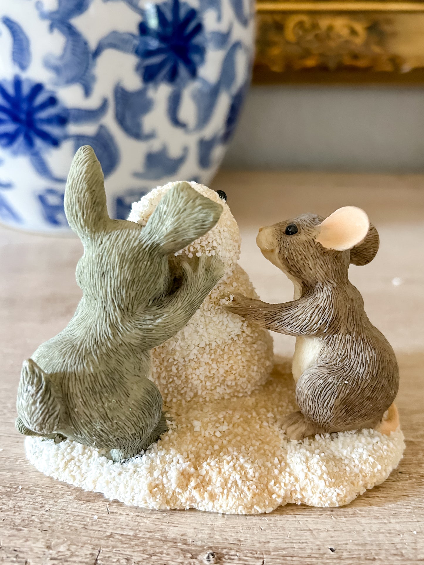 Charming Tails Figurine "Building a Snowbunny"