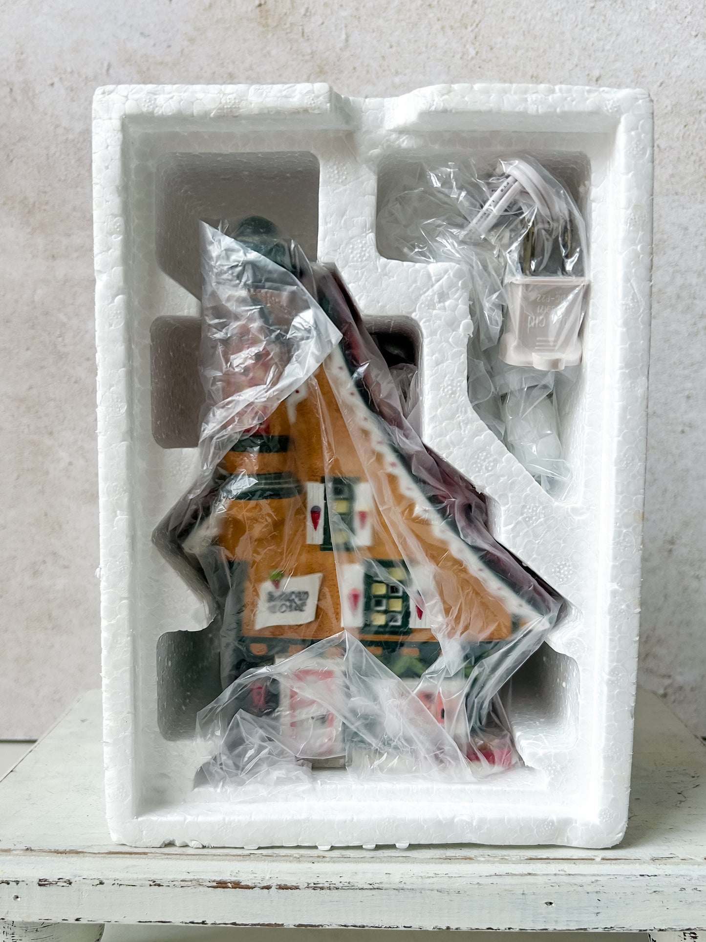 Dept 56 North Pole Series "Elfin Snow Cone Works"