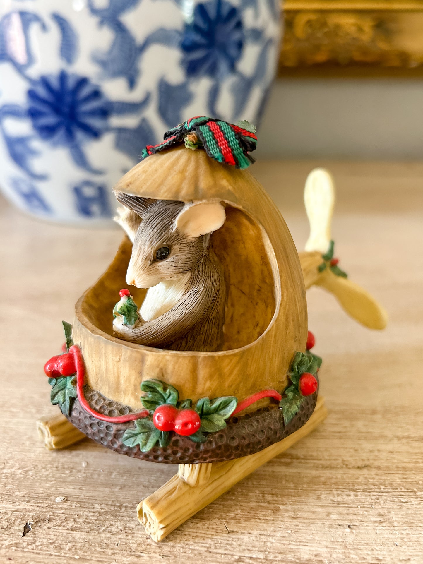 Charming Tails Figurine "Mackenzie's Whirlygig"