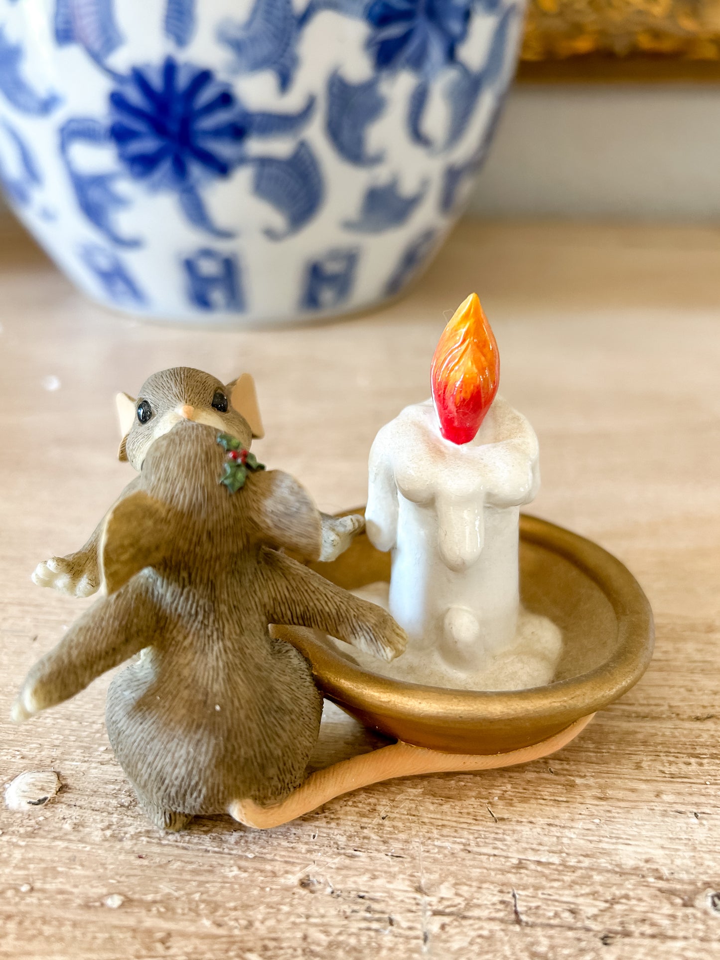 Charming Tails Figurine "Candle Light Kisses"