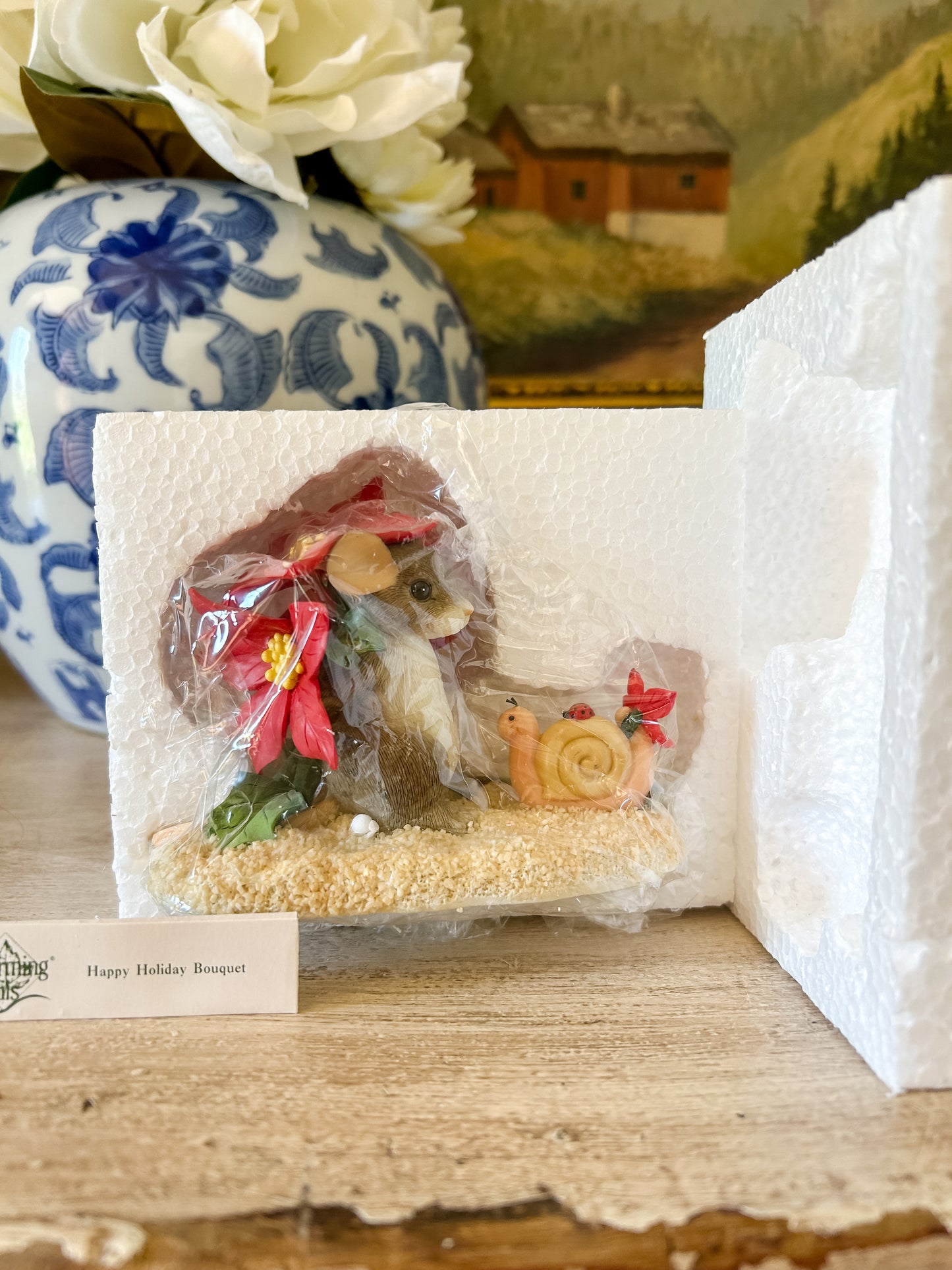 Charming Tails Figurine "Happy Holiday Bouquet"