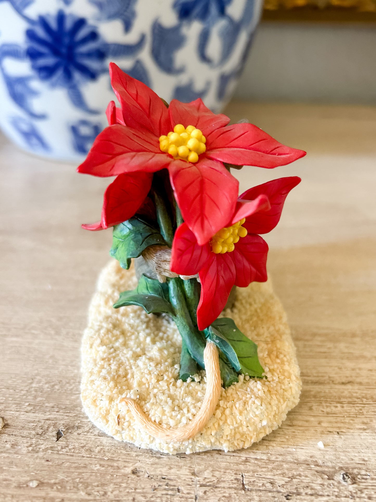 Charming Tails Figurine "Happy Holiday Bouquet"