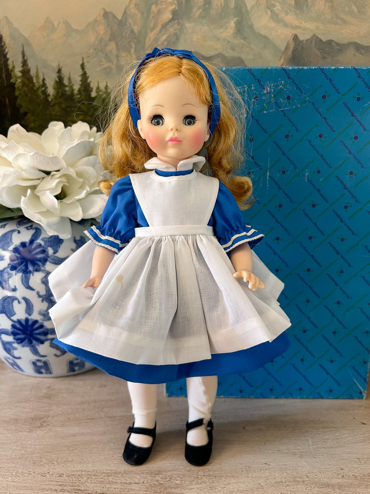 Alice in Wonderland Madam Alexander Doll