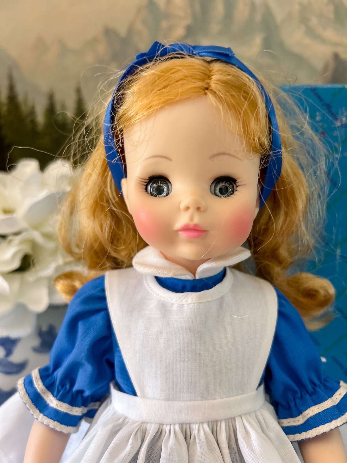 Alice in Wonderland Madam Alexander Doll