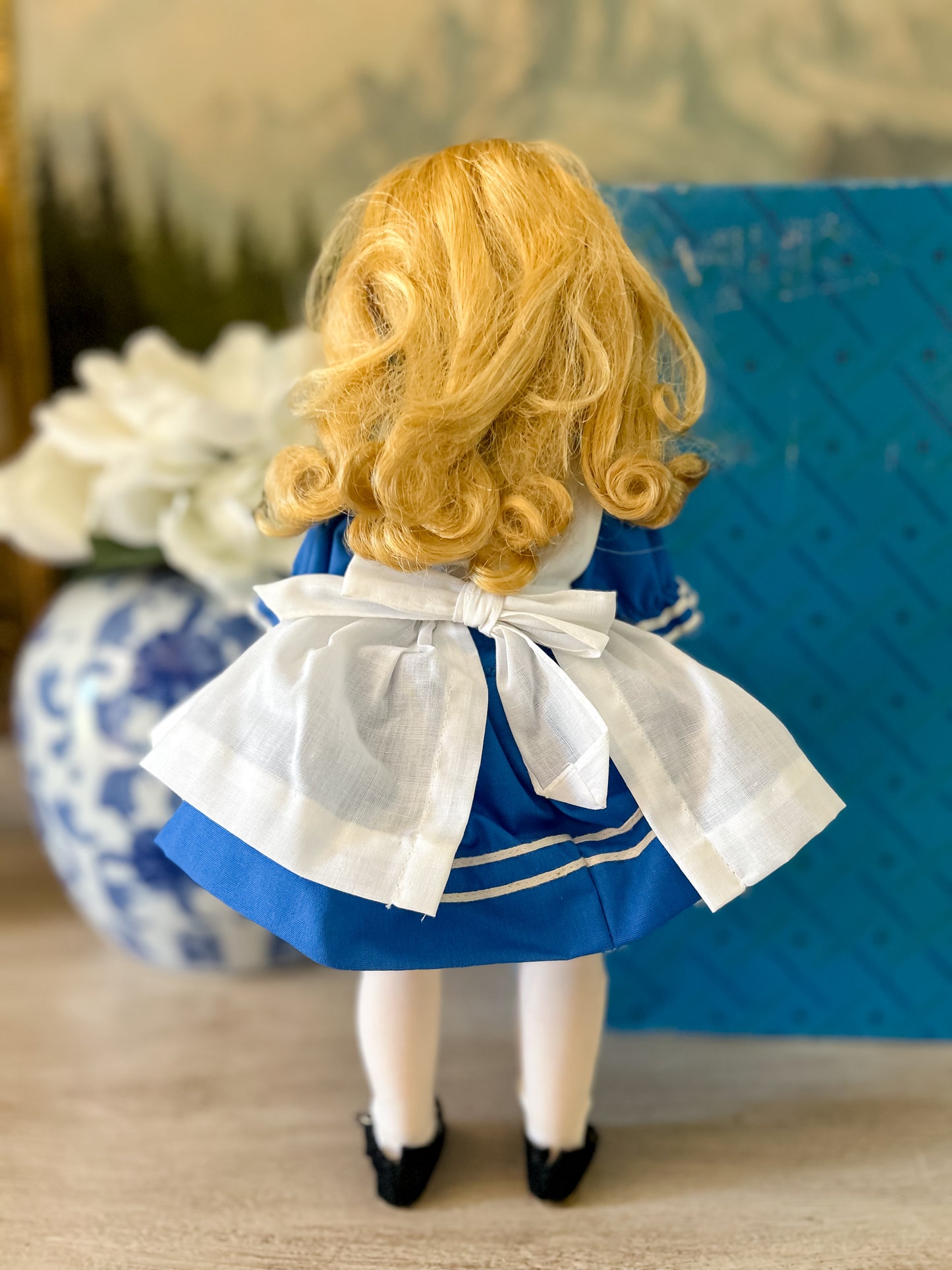 Alice in Wonderland Madam Alexander Doll