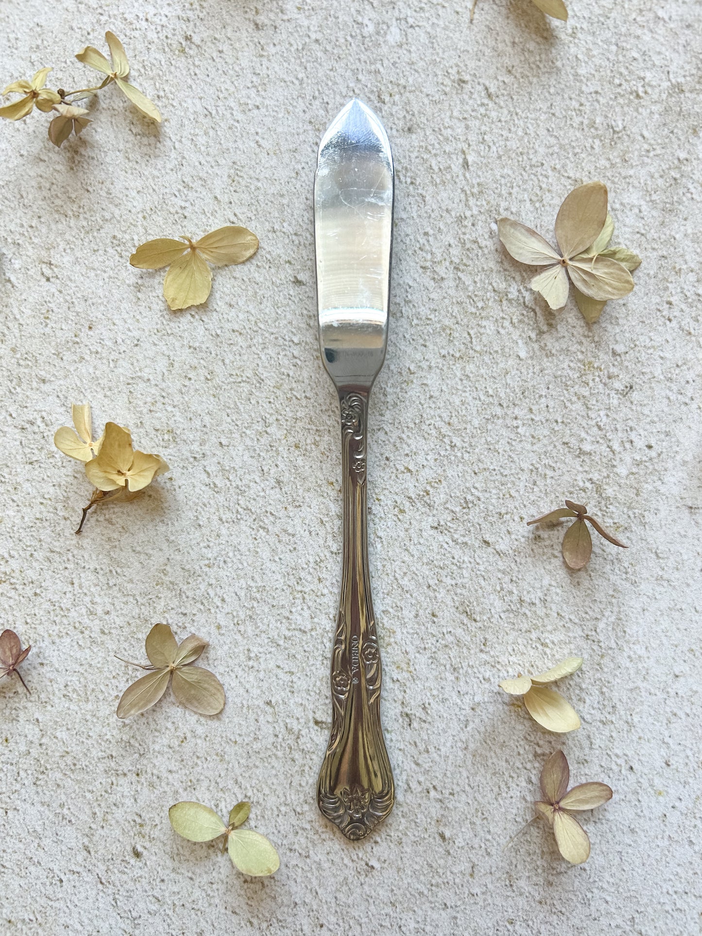 Oneida Azalea Master Butter Knife