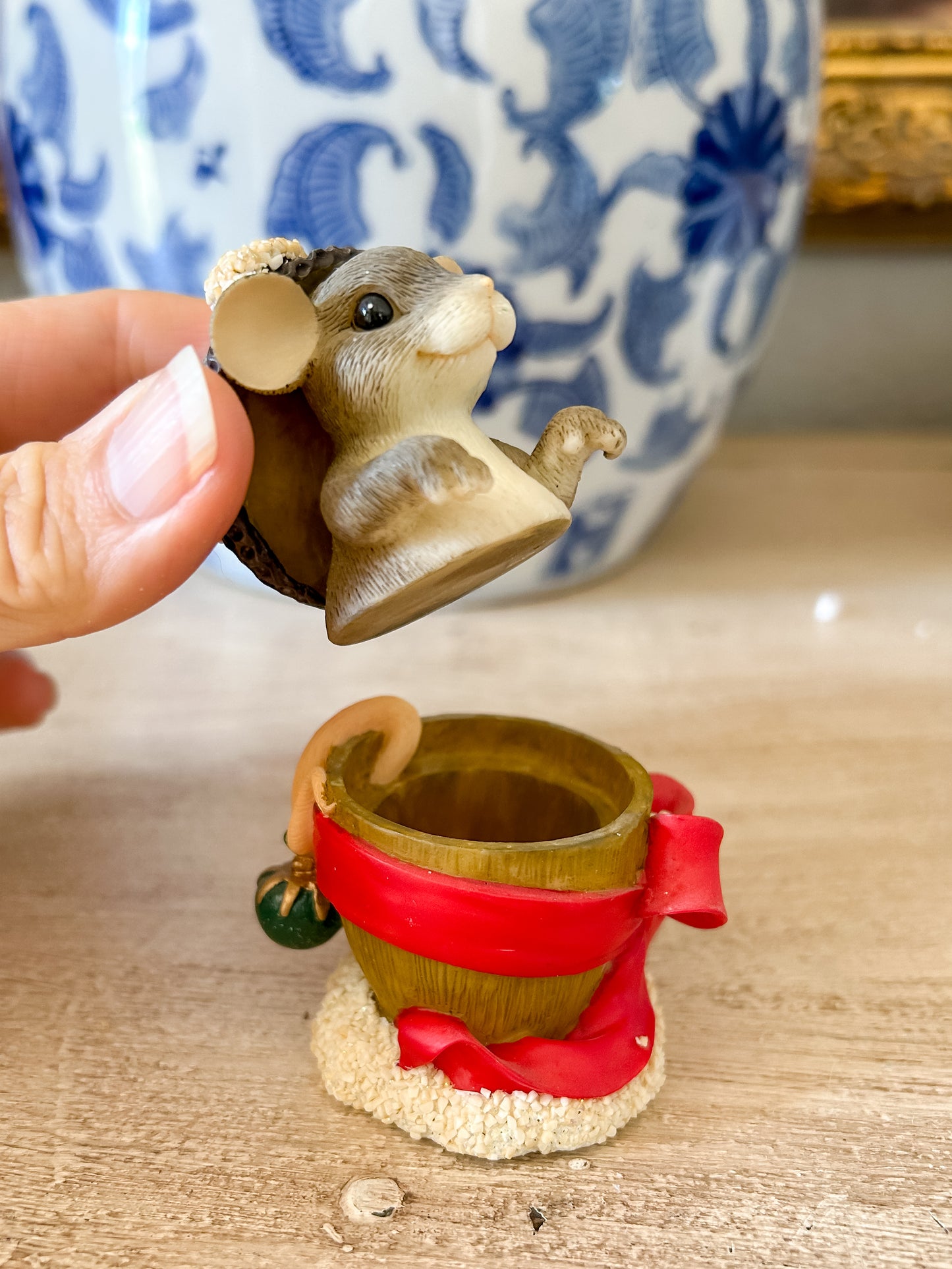 Charming Tails Lidded Box Figurine "Holly Day Dreams"