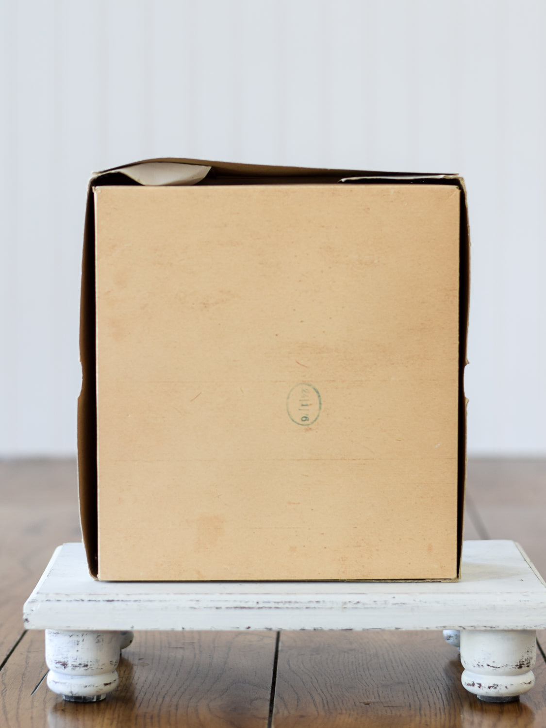 Set Vintage Ornaments with Box