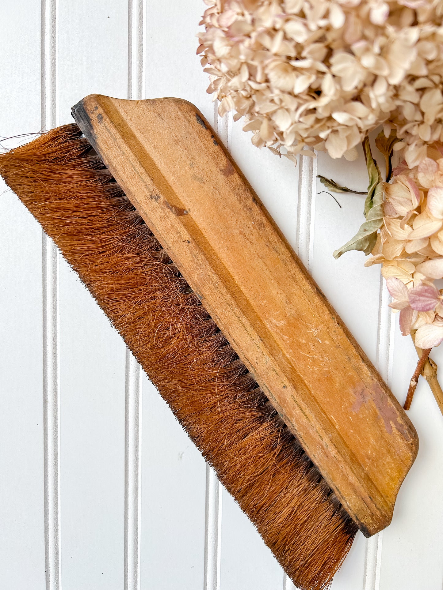 Vintage Wallpaper Brush