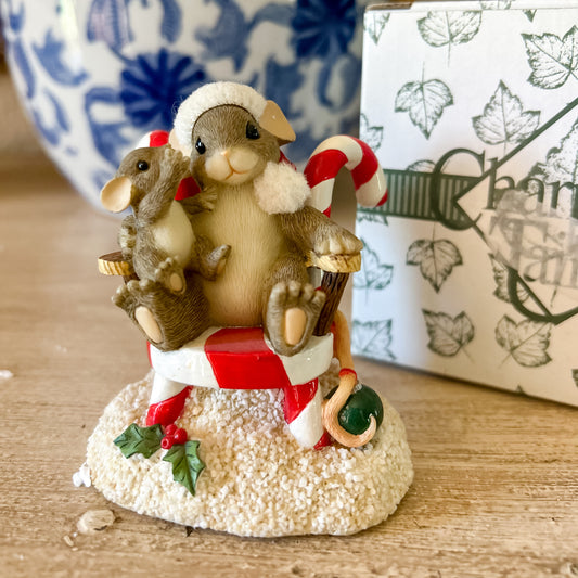 Charming Tails Figurine "Secrets for Santa”