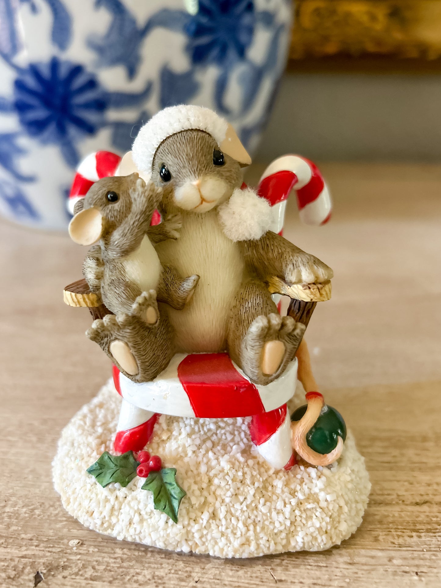 Charming Tails Figurine "Secrets for Santa”