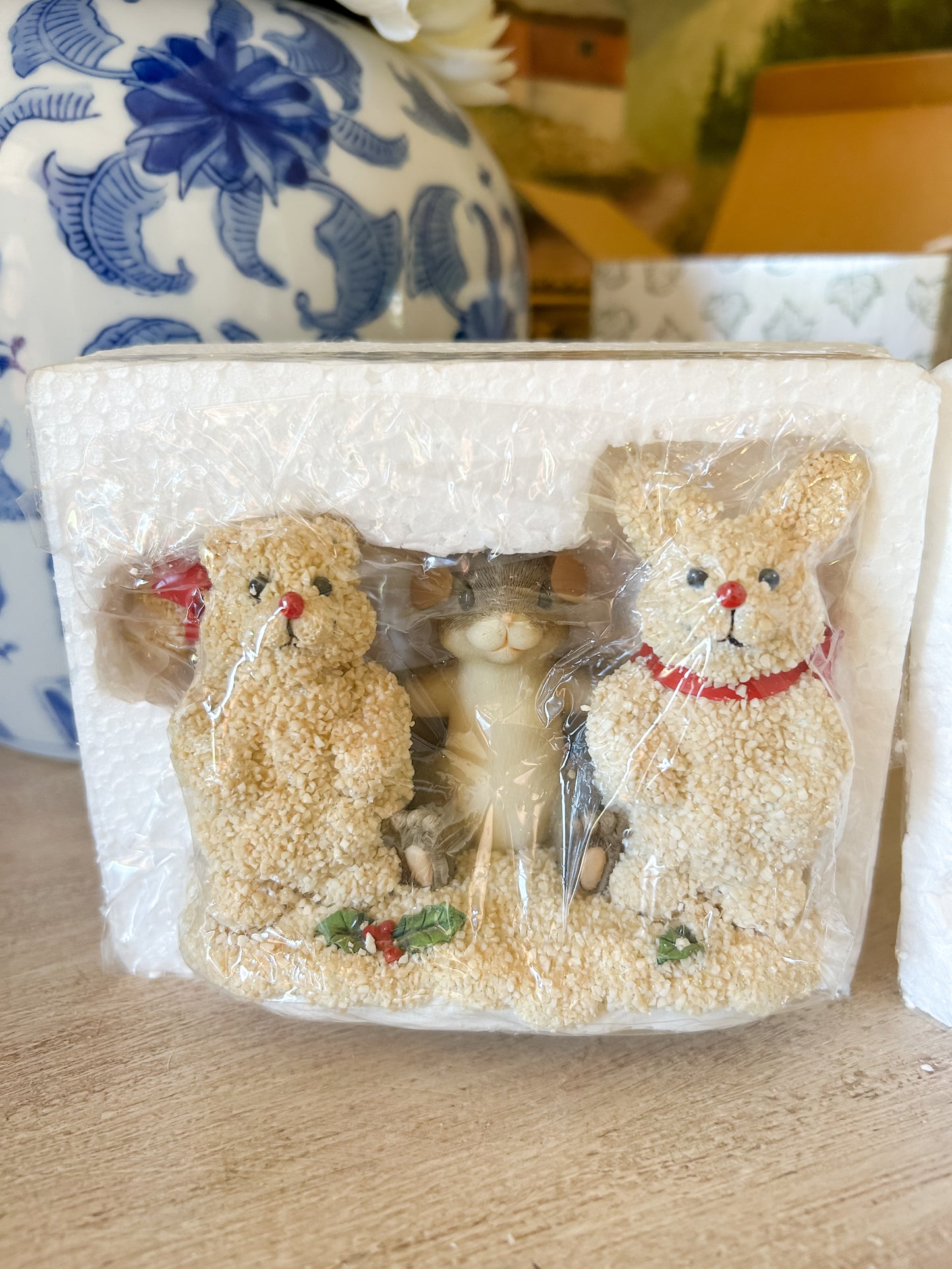 Charming Tails Figurine "Frosty Friends"