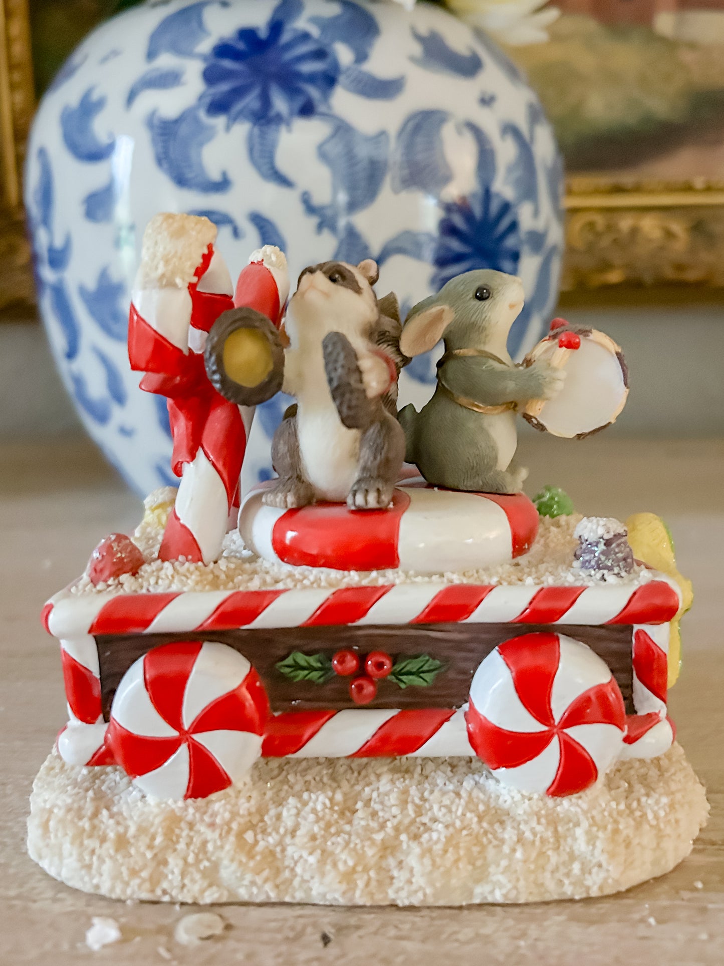 Charming Tails Figurine "Sugar Time Band Float"