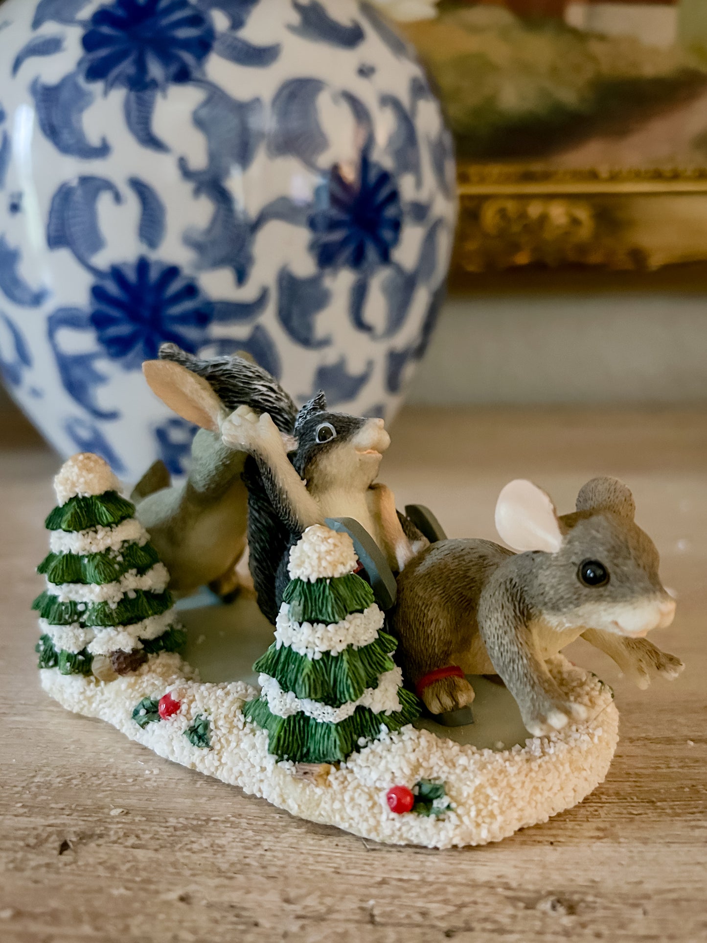 Charming Tails Figurine "Skating Party"