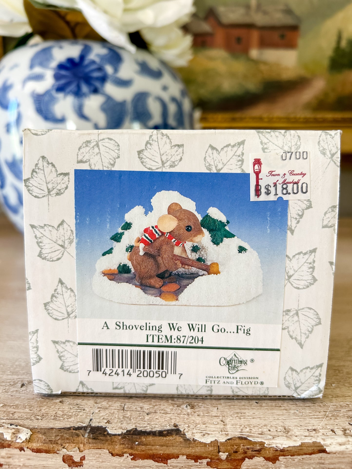 Charming Tails Figurine "A Shoveling We Will Go"