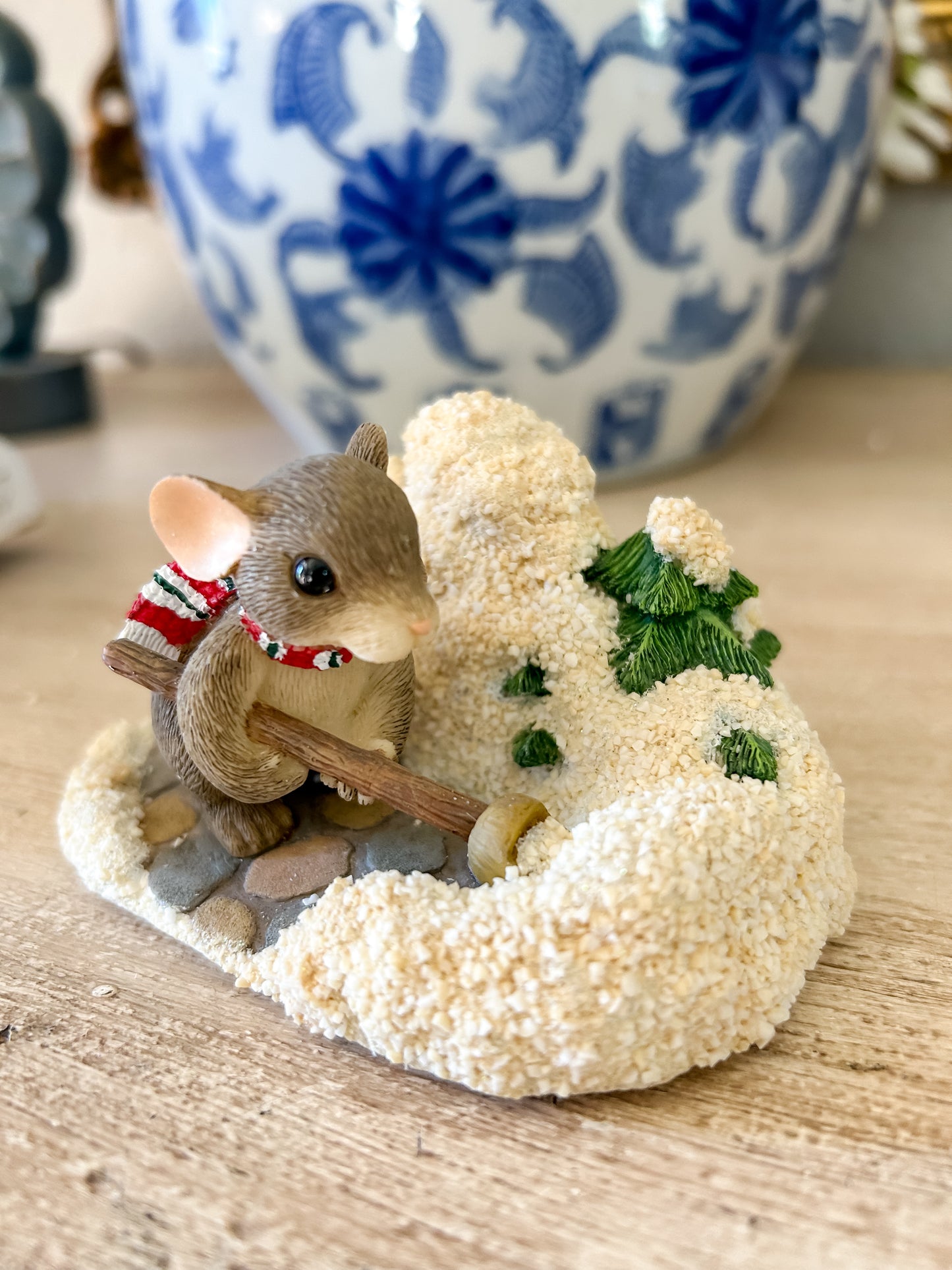 Charming Tails Figurine "A Shoveling We Will Go"