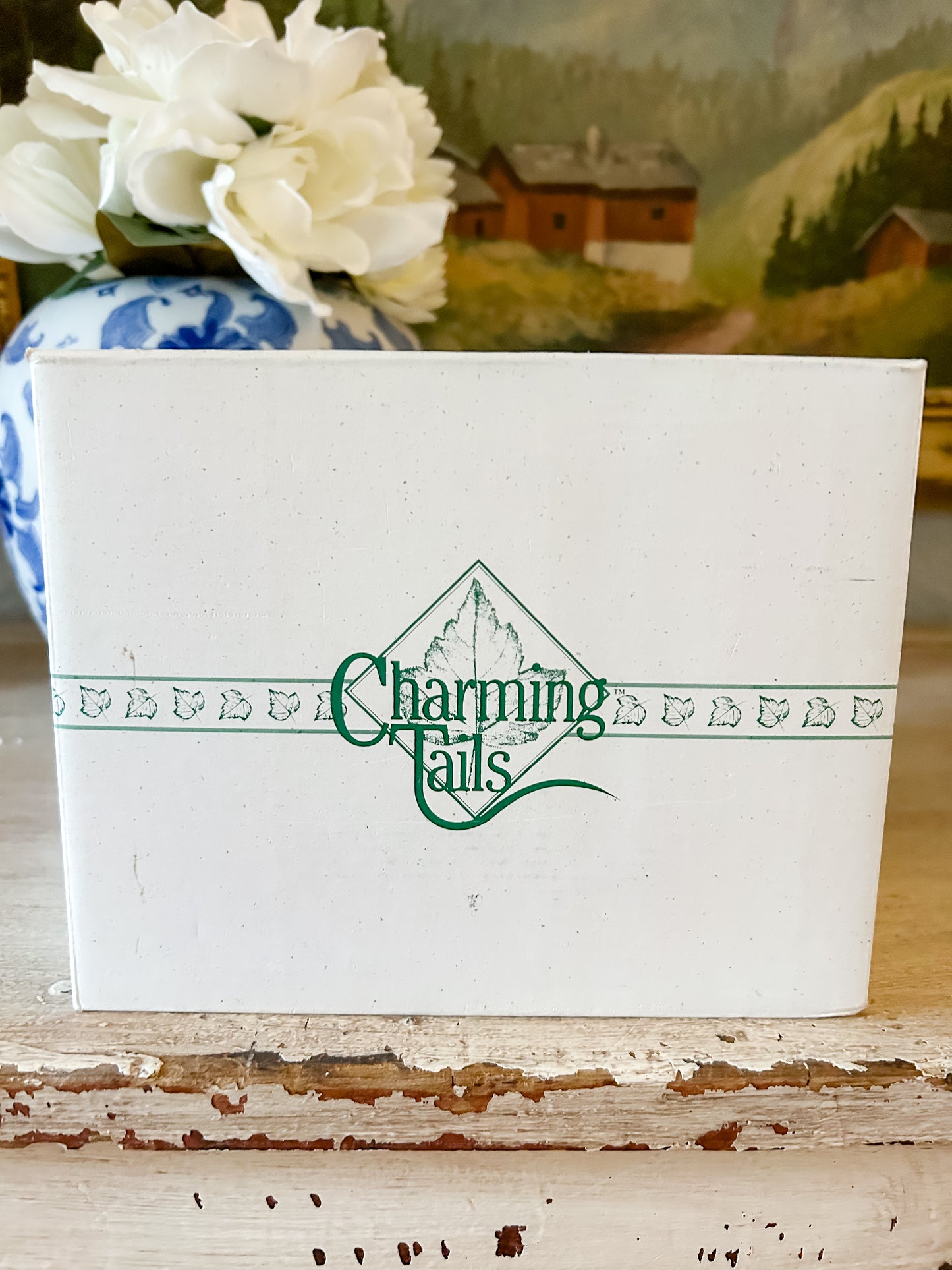 Charming Tails Figurine "Trimming the Tree"