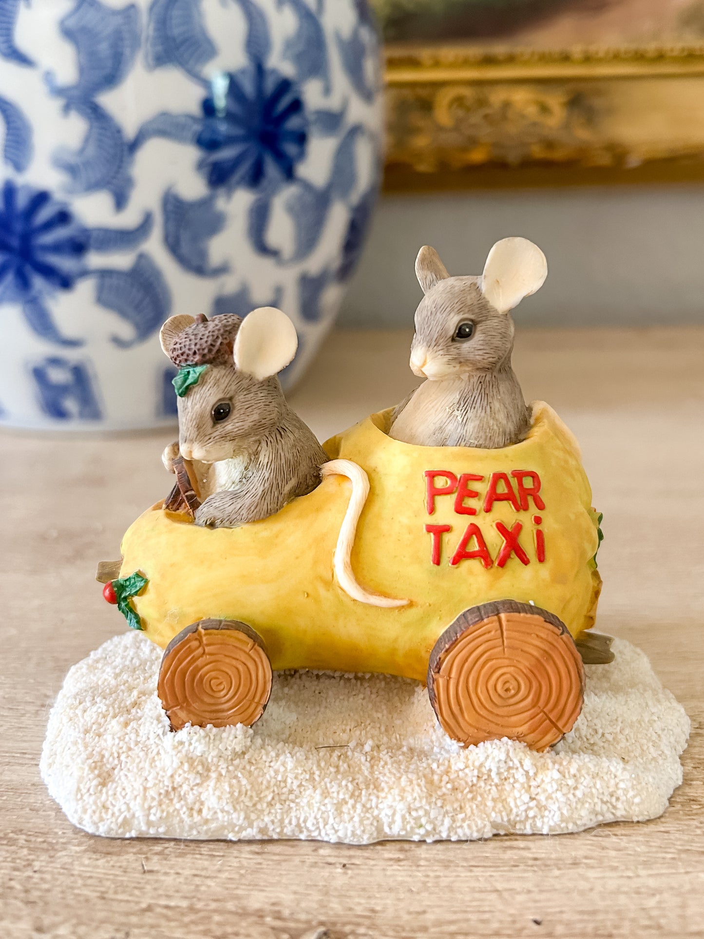 Charming Tails Figurine "Pear Taxi"