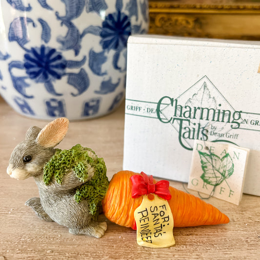 Charming Tails Figurine "Snack for the Reindeer"
