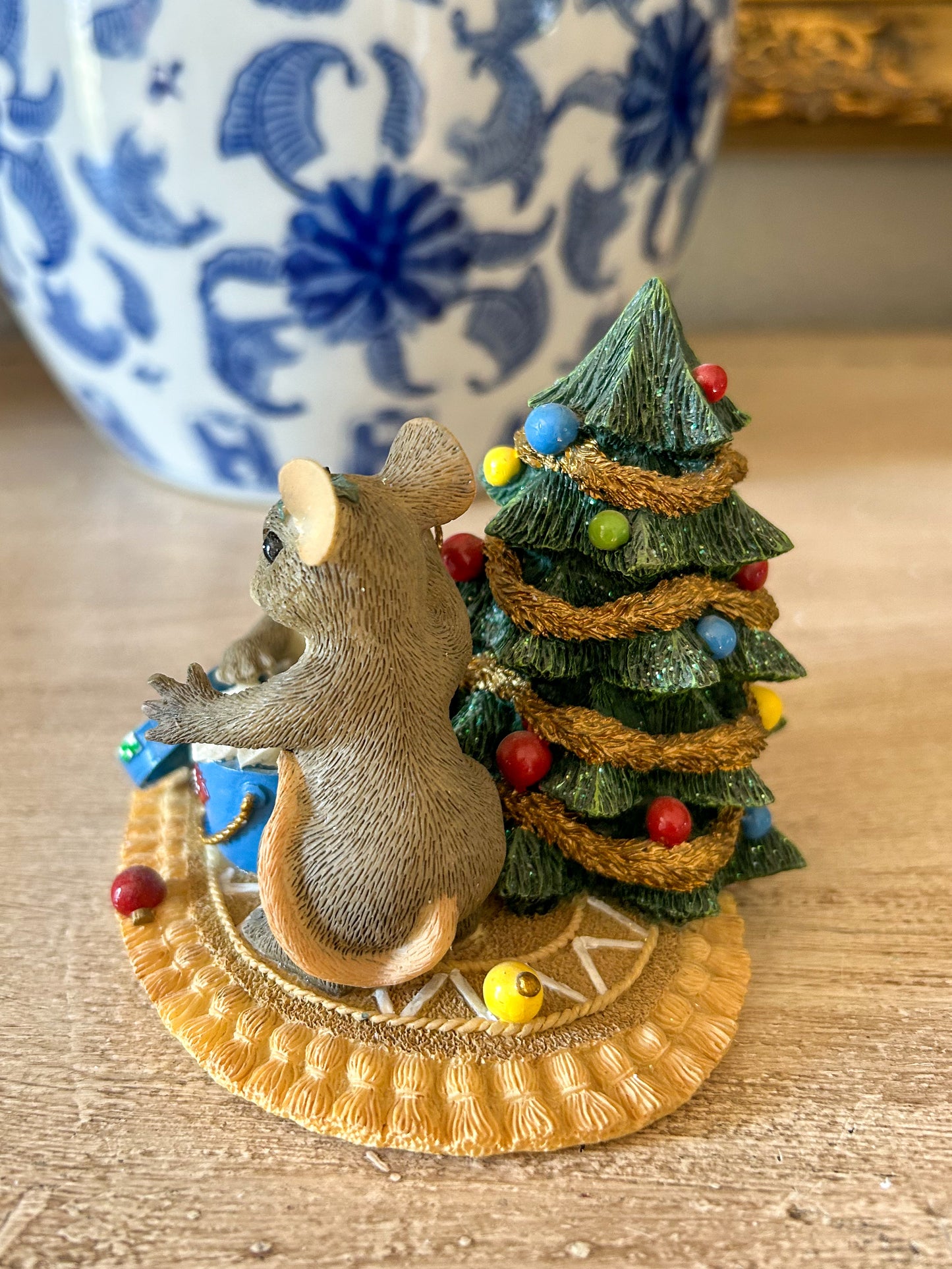 Charming Tails Figurine "Christmas Treasures"