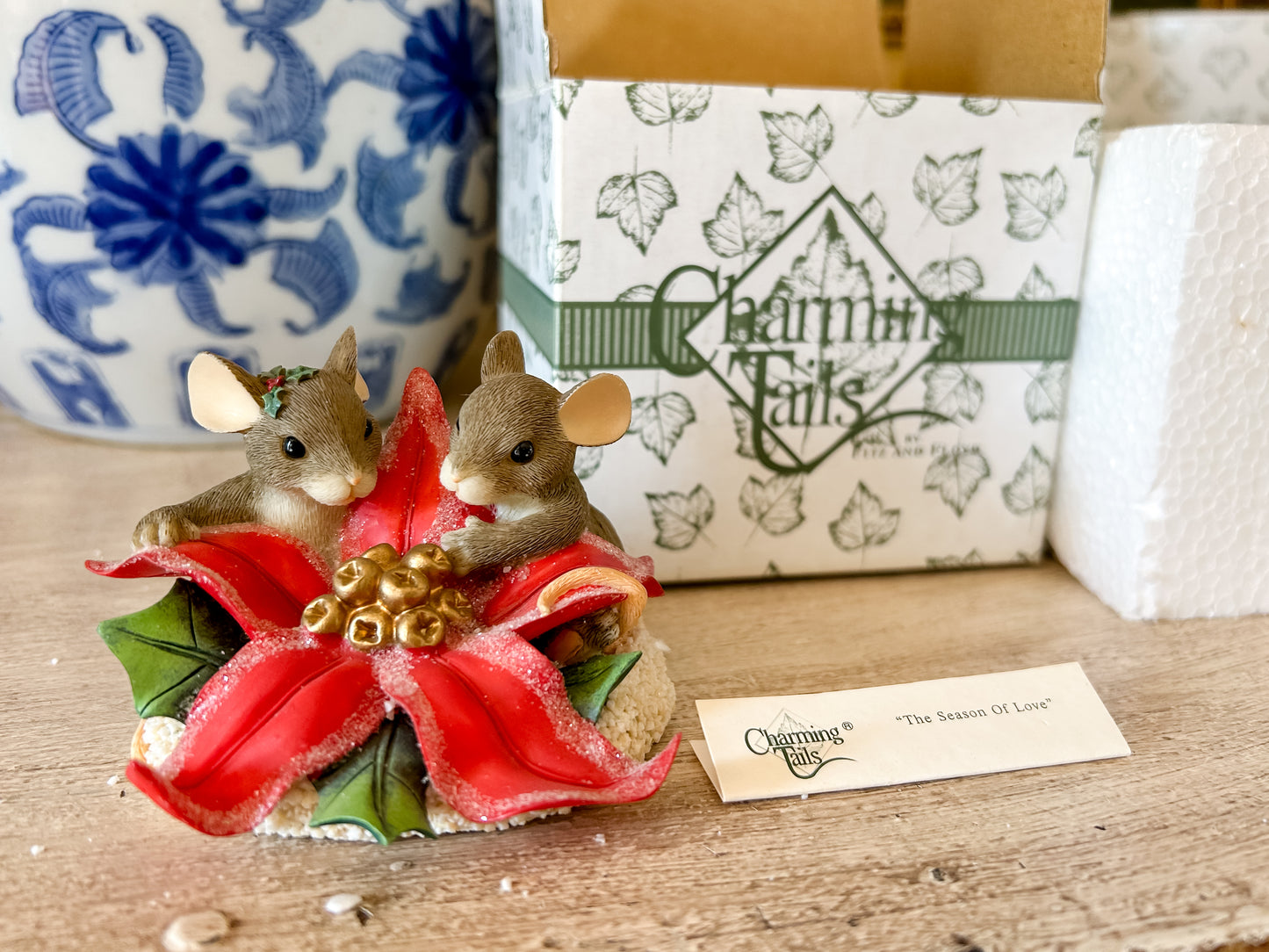 Charming Tails Figurine "The Season of Love"