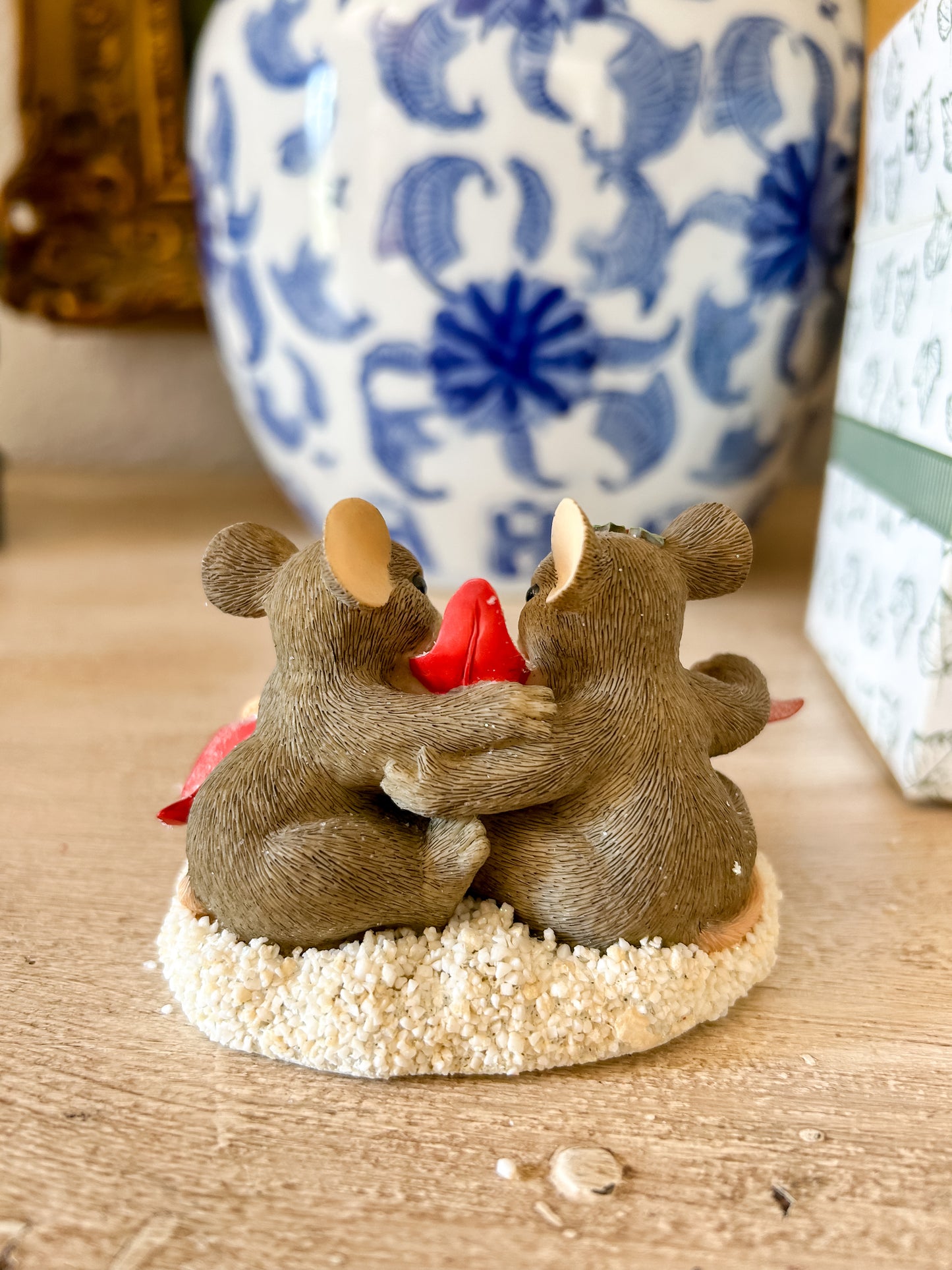 Charming Tails Figurine "The Season of Love"