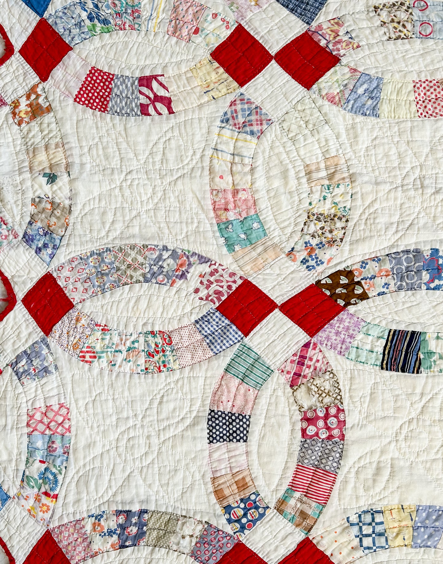 Vintage Double Wedding Ring Quilt with Feed Sack Fabrics