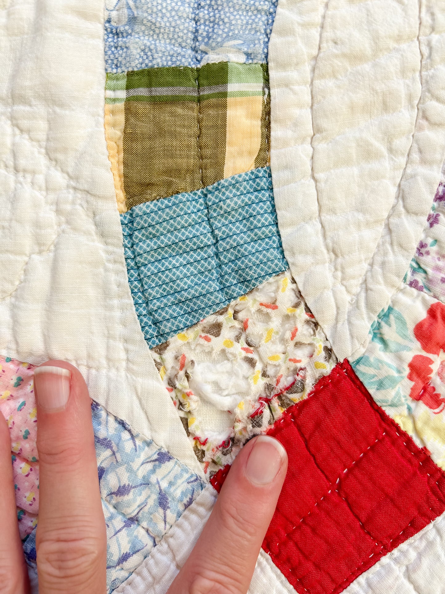 Vintage Double Wedding Ring Quilt with Feed Sack Fabrics