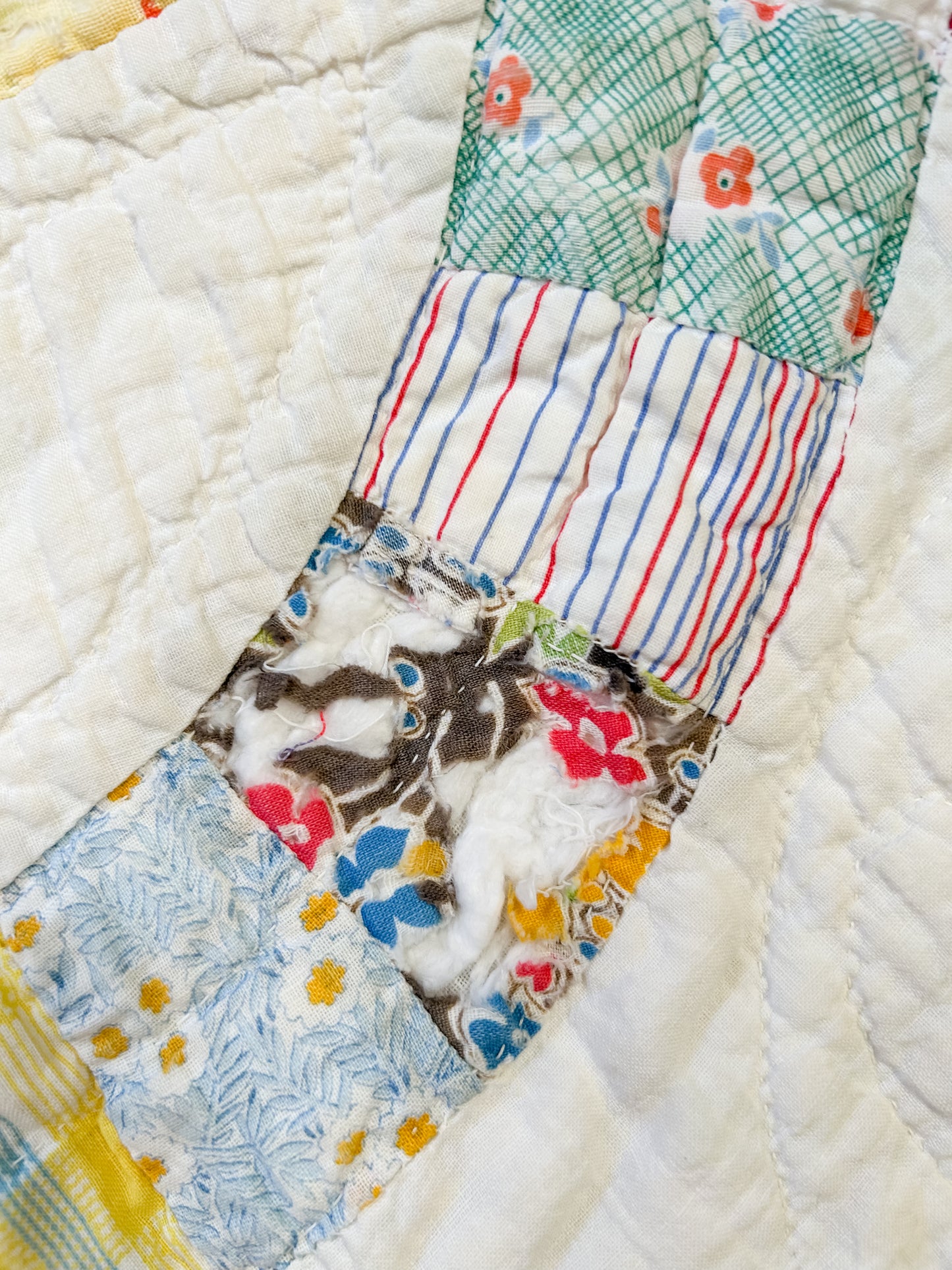 Vintage Double Wedding Ring Quilt with Feed Sack Fabrics