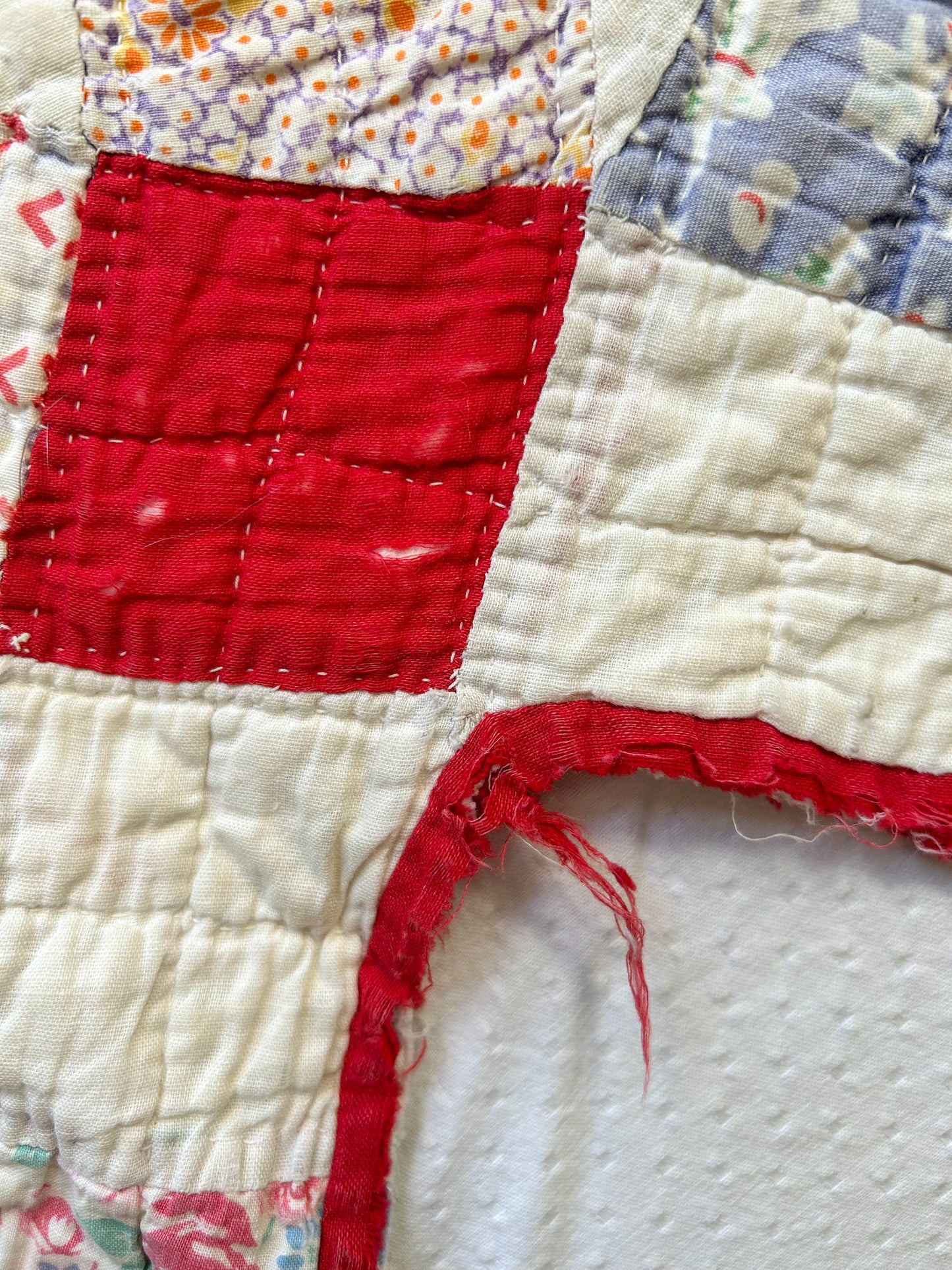 Vintage Double Wedding Ring Quilt with Feed Sack Fabrics