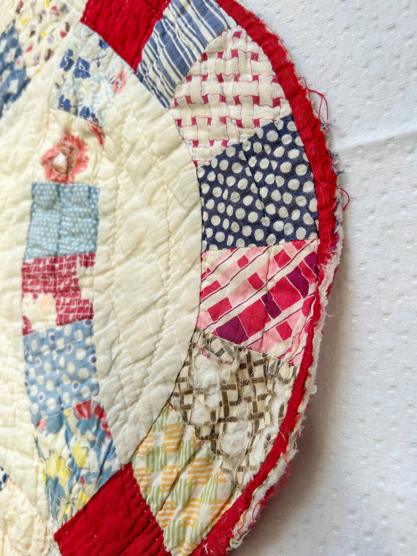 Vintage Double Wedding Ring Quilt with Feed Sack Fabrics