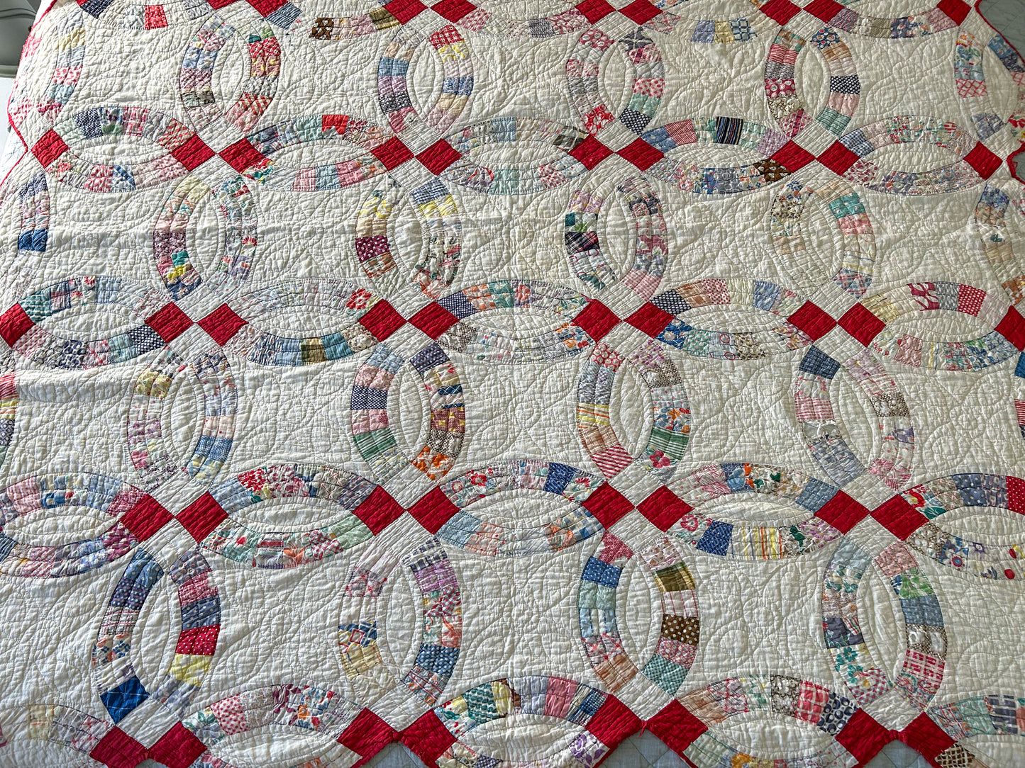 Vintage Double Wedding Ring Quilt with Feed Sack Fabrics