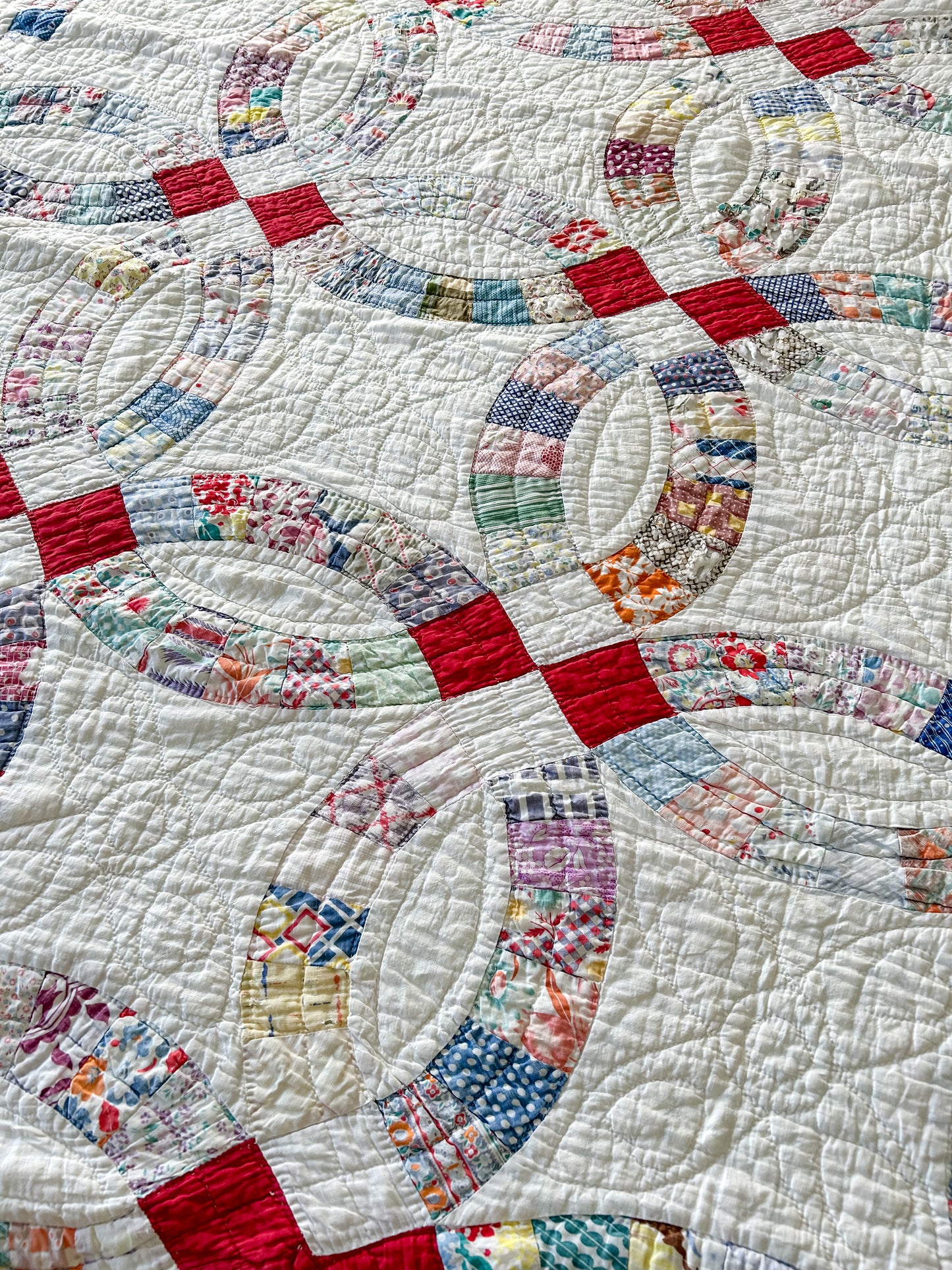 Vintage Double Wedding Ring Quilt with Feed Sack Fabrics
