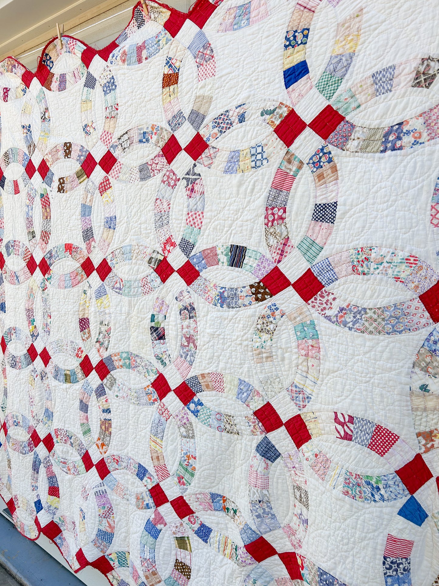 Vintage Double Wedding Ring Quilt with Feed Sack Fabrics