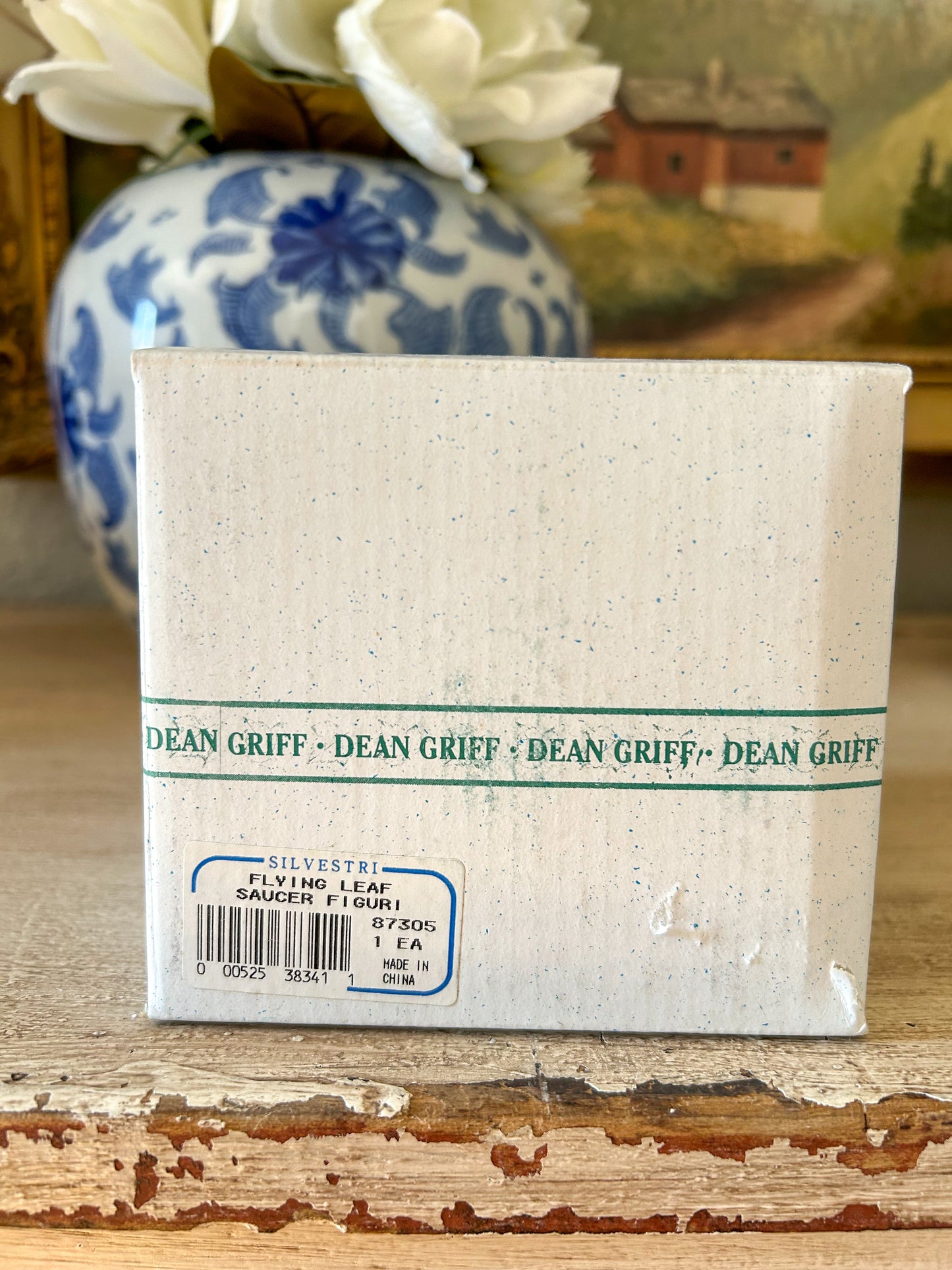 Charming Tails Figurine "Flying Leaf Saucer"