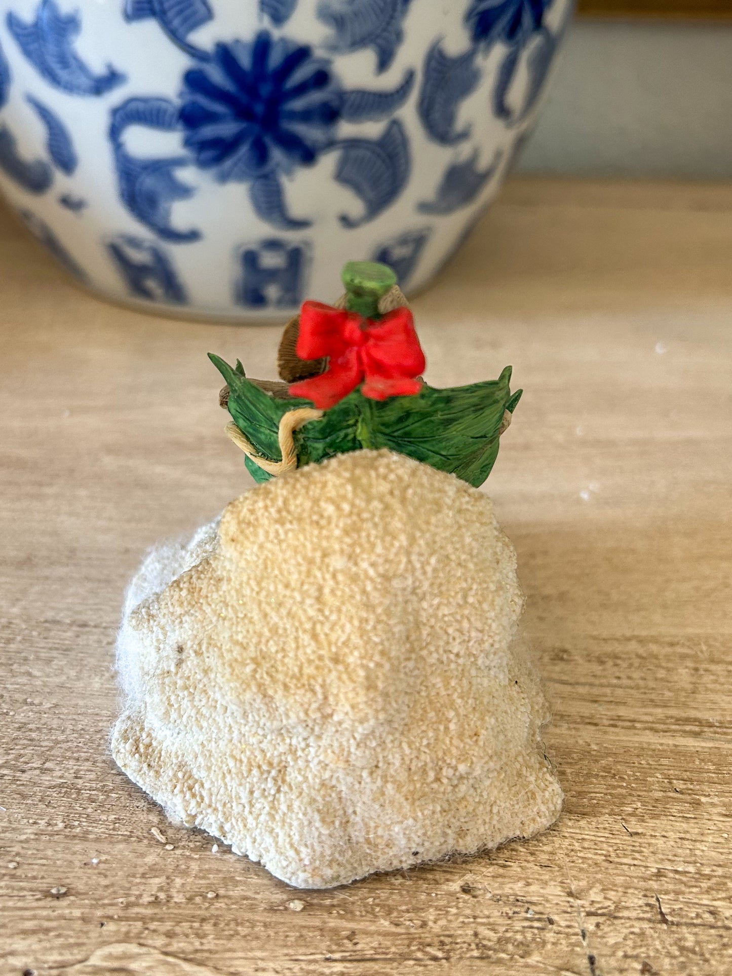 Charming Tails Figurine "Flying Leaf Saucer"