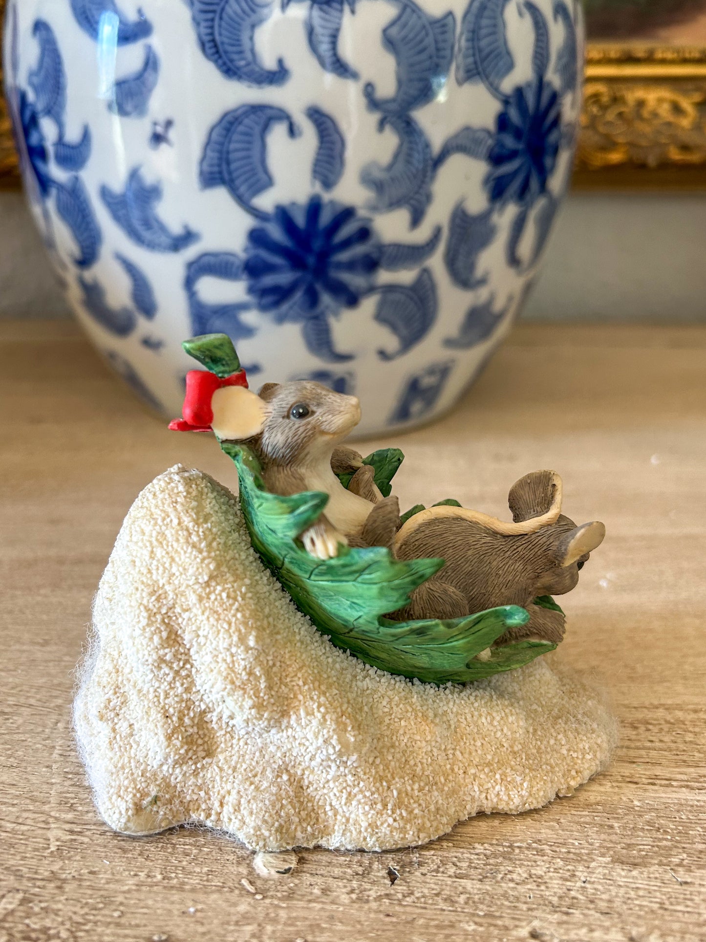 Charming Tails Figurine "Flying Leaf Saucer"