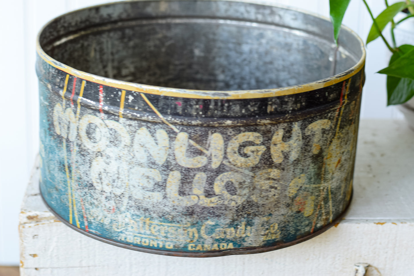 Antique Moonlight Mellows Marshmallow Tin