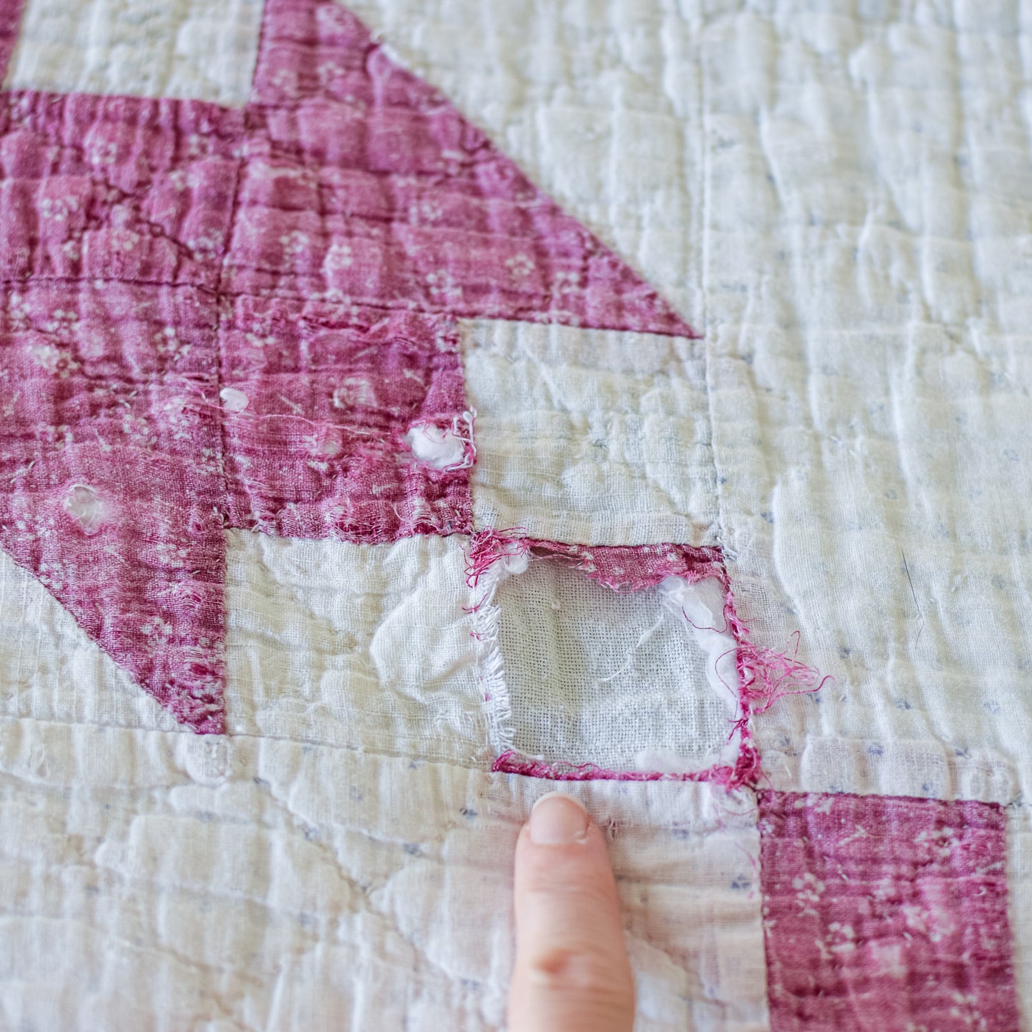 Vintage Muslin Anvil Pattern Quilt