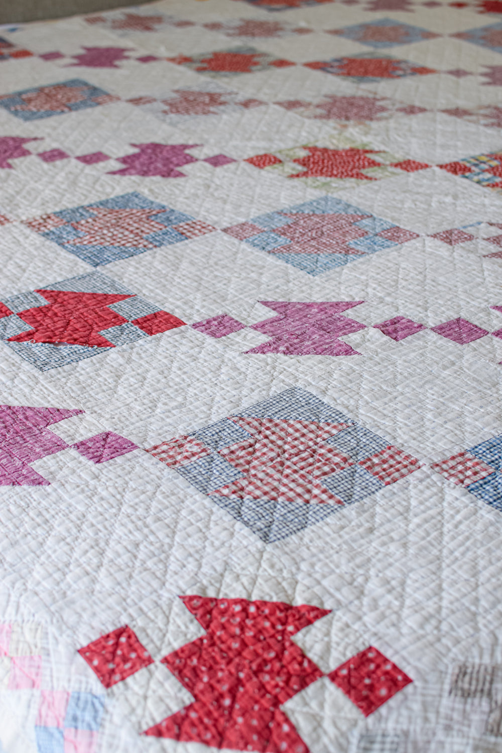 Vintage Muslin Anvil Pattern Quilt