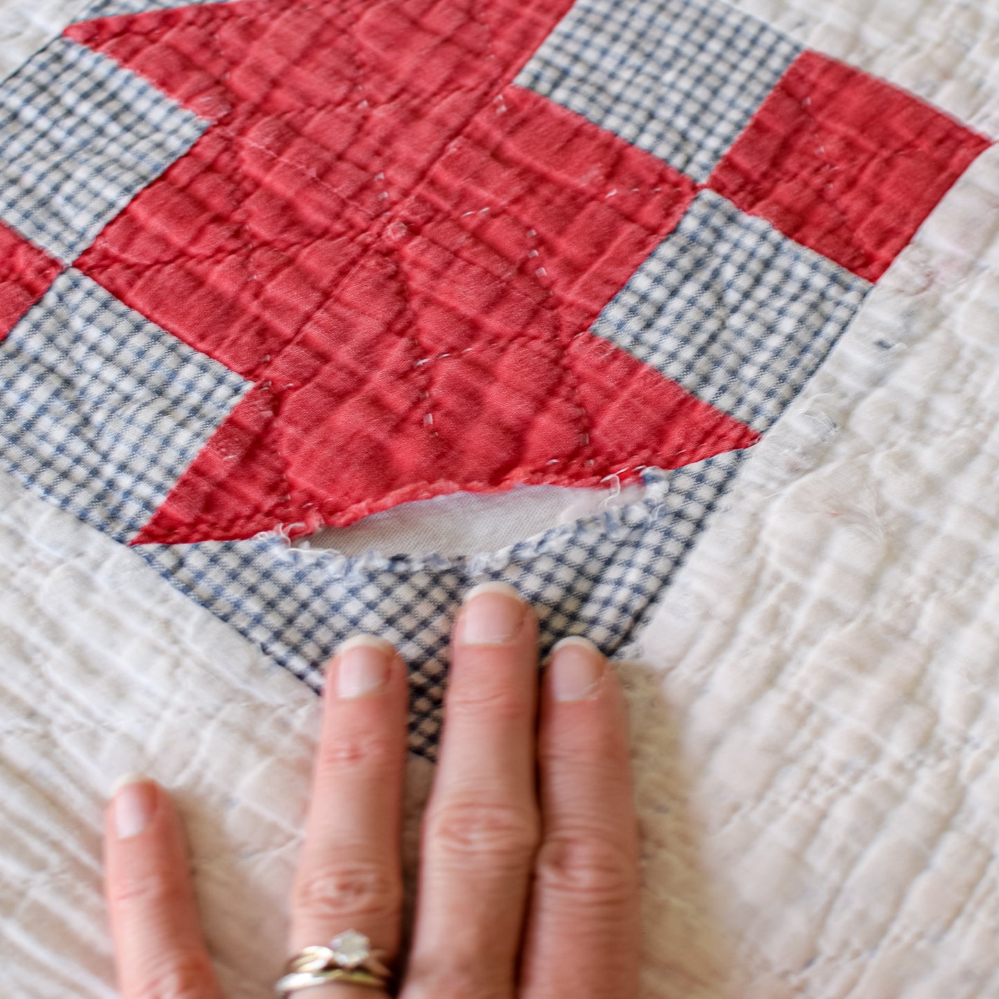 Vintage Muslin Anvil Pattern Quilt