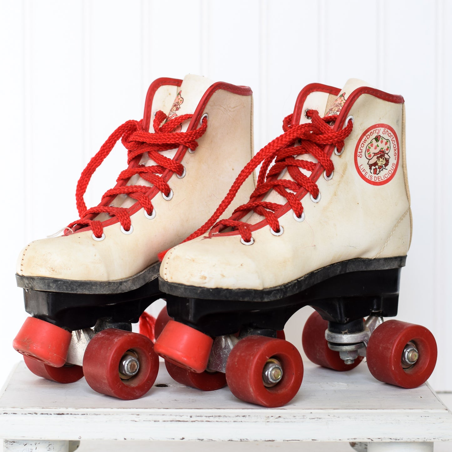 Vintage Strawberry Shortcake Child's Roller Skates