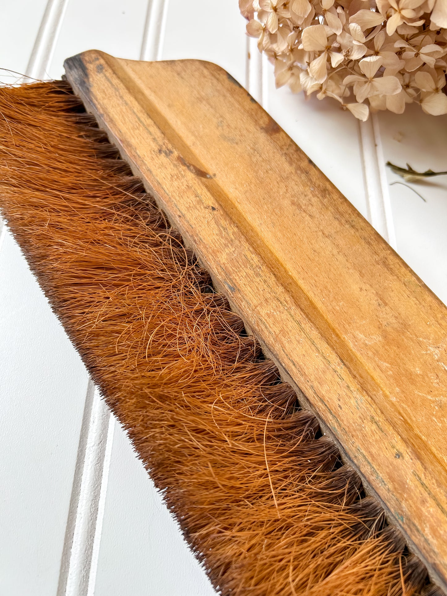 Vintage Wallpaper Brush