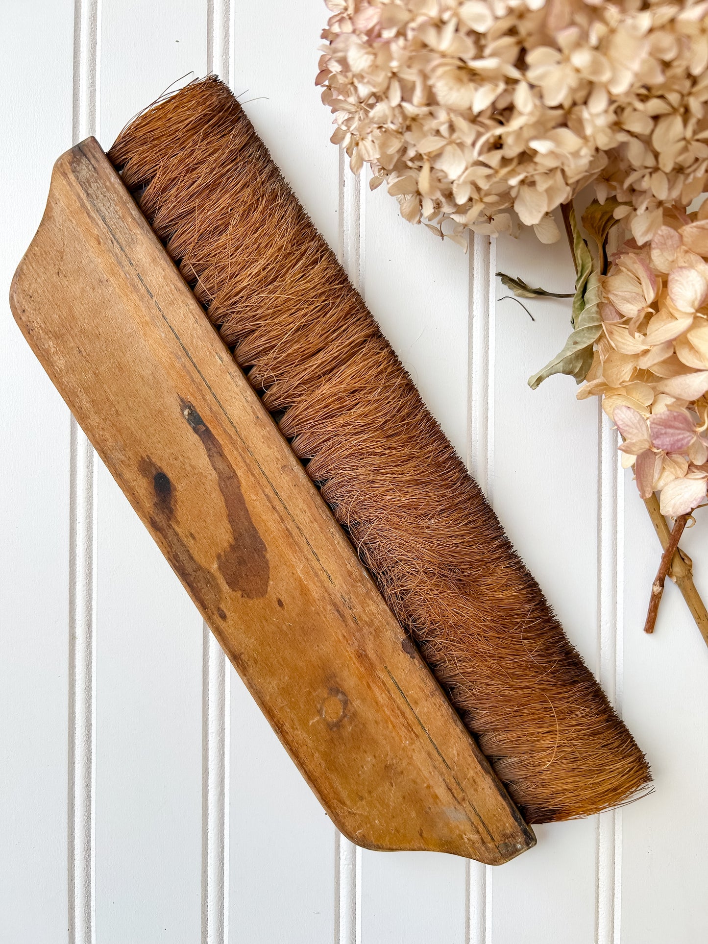 Vintage Wallpaper Brush